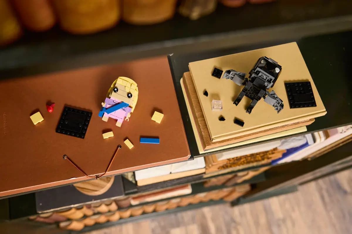 LEGO Luna LovegoodÃƒÆ’Ã†â€™Ãƒâ€šÃ‚Â¢ÃƒÆ’Ã‚Â¢ÃƒÂ¢Ã¢â‚¬Å¡Ã‚Â¬Ãƒâ€¦Ã‚Â¾ÃƒÆ’Ã¢â‚¬Å¡Ãƒâ€šÃ‚Â¢ & Thestral Figures 40802 [292 pieces, ages 10+, BrickHeadz]
