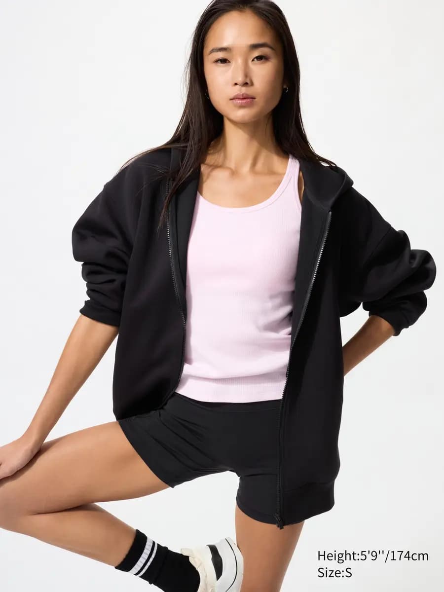 Uniqlo Ultra Stretch Active Biker Shorts Black [77% Nylon, 23% Spandex, Imported, Side pockets can hold a smartphone.]