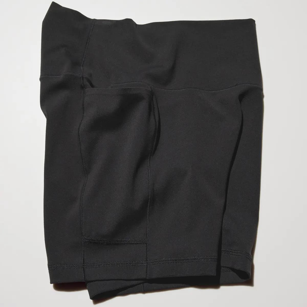 Uniqlo Ultra Stretch Active Biker Shorts Black [77% Nylon, 23% Spandex, Imported, Side pockets can hold a smartphone.]