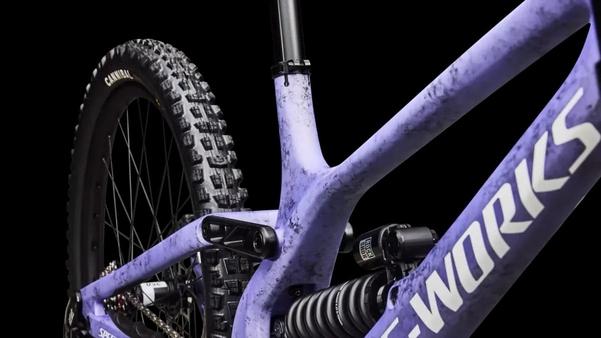 Specialized S-Works Demo 11 [200mm travel FACT 11m carbon frame with HighGear system, 165mm cranks, reach adjust headset cups, BB adjust, full internal cable routing, 148mm rear sp