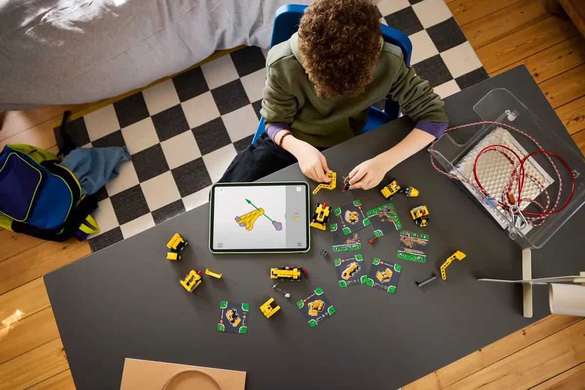 LEGO Mighty Machines 42233 [44 pieces, ages 7+, Technic™]