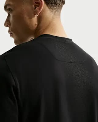 Nike Primary NanoKnit Men's Dri-FIT UV Protection Long-Sleeve Performance Top Black/Black [90% polyester/10% spandex, Machine wash, XS-4XL Tall]