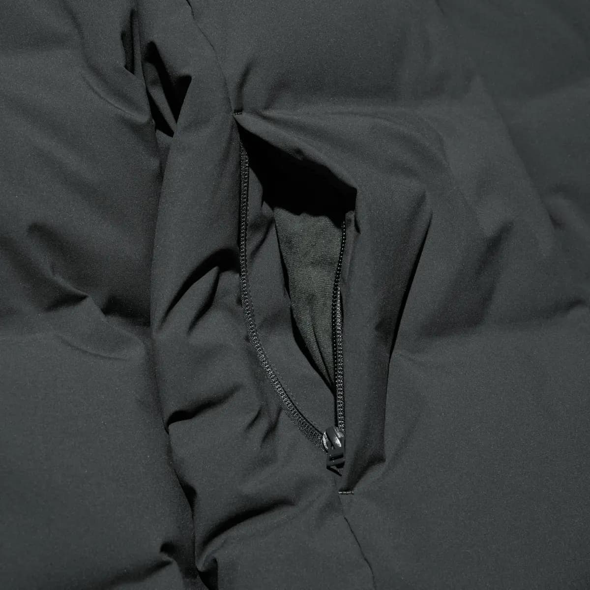 Uniqlo Seamless Down Parka Black [Imported, Hand wash cold, Do not dry clean, Premium down insulation for lightweight warmth.]