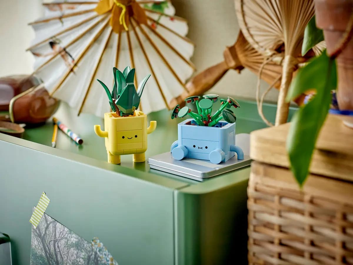 LEGO Happy Plants 10349 [217 pieces, ages 9+, Botanicals]