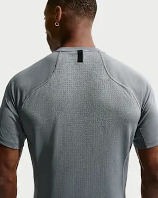 Nike Pro Training Men's Dri-FIT Short-Sleeve Top Smoke Grey/Black [100% polyester, Machine wash, XS-4XL]