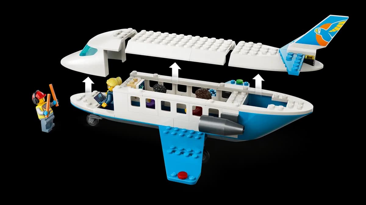 LEGO Passenger Jet 60492 [118 pieces, ages 4+, City]
