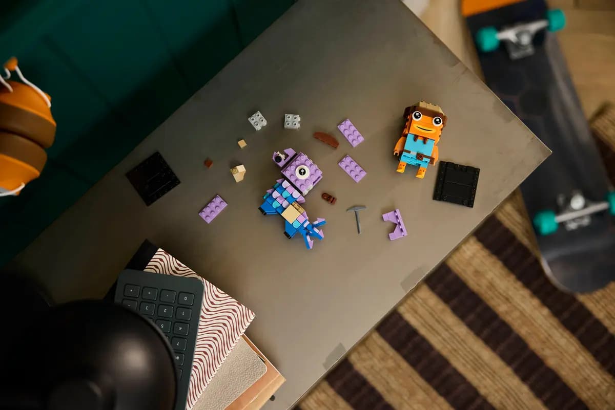 LEGO Supply Llama & Fishstick Figures 40881 [300 pieces, ages 10+, LEGO® Fortnite]