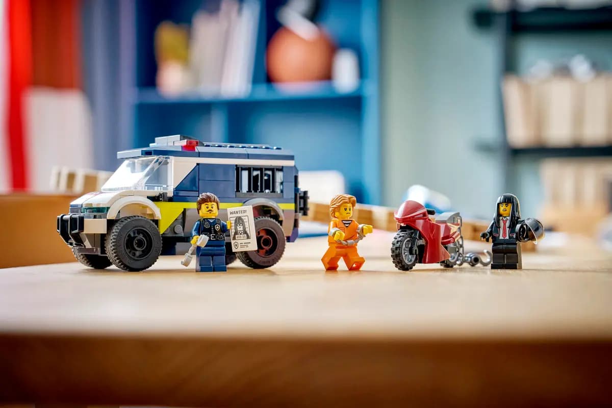 LEGO Police Prisoner Transport Van 60479 [198 pieces, ages 6+, City]
