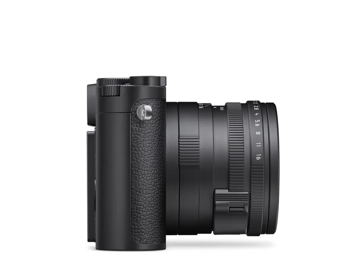 Leica Q3 Monochrom [Dedicated 60 MP BSI Monochrom Sensor : Without a Bayer or Low Pass Filters, this camera only records values of light with the highest accuracy., 8K Monochromati