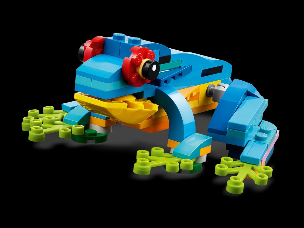 LEGO Exotic Parrot 31136 [253 pieces, ages 7+, Creator 3-in-1]