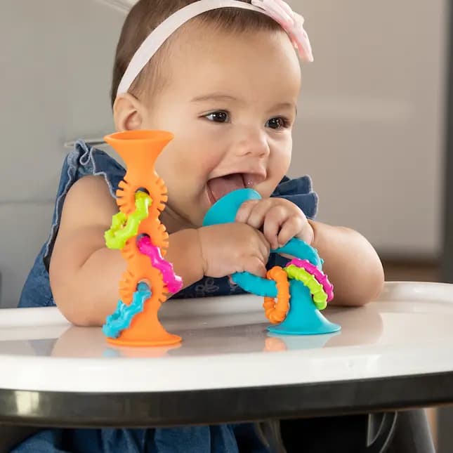 Fat Brain Toy Co. pipSquigz Loops [6 x 2 x 2 inches, 6 months, China]