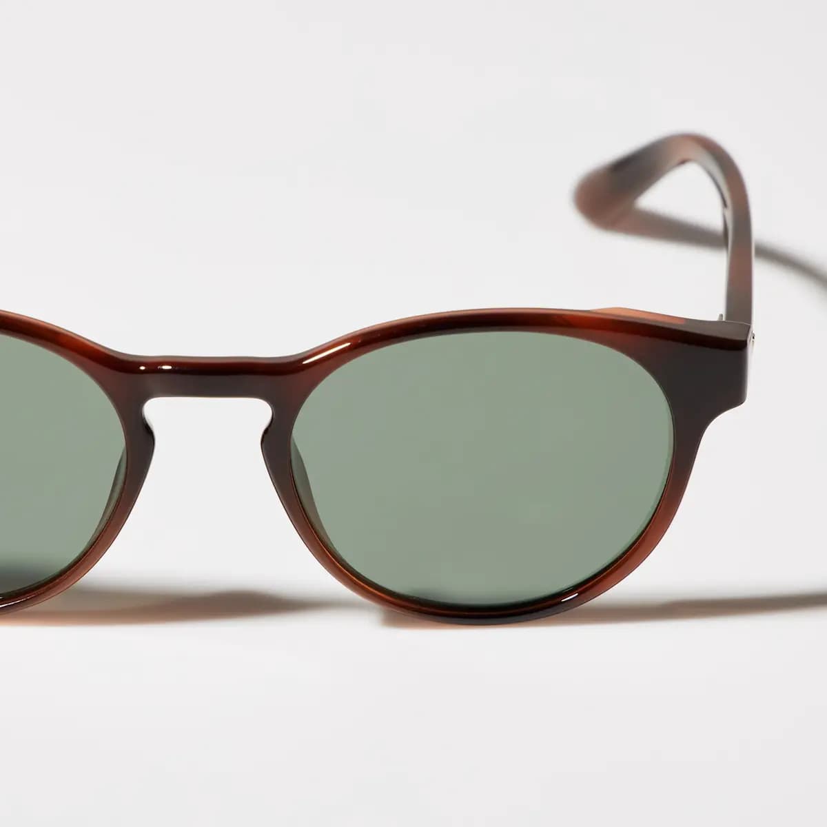 Uniqlo Boston Sunglasses Dark Brown [Imported, UV400 lenses block approximately 99% of UV rays., Made from flexible plastic for comfort.]