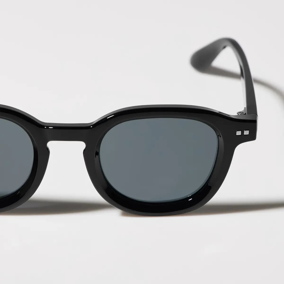 Uniqlo Wellington Sunglasses 80 [Imported, UV400 lenses block approximately 99% of UV rays., Made from flexible plastic for comfort.]