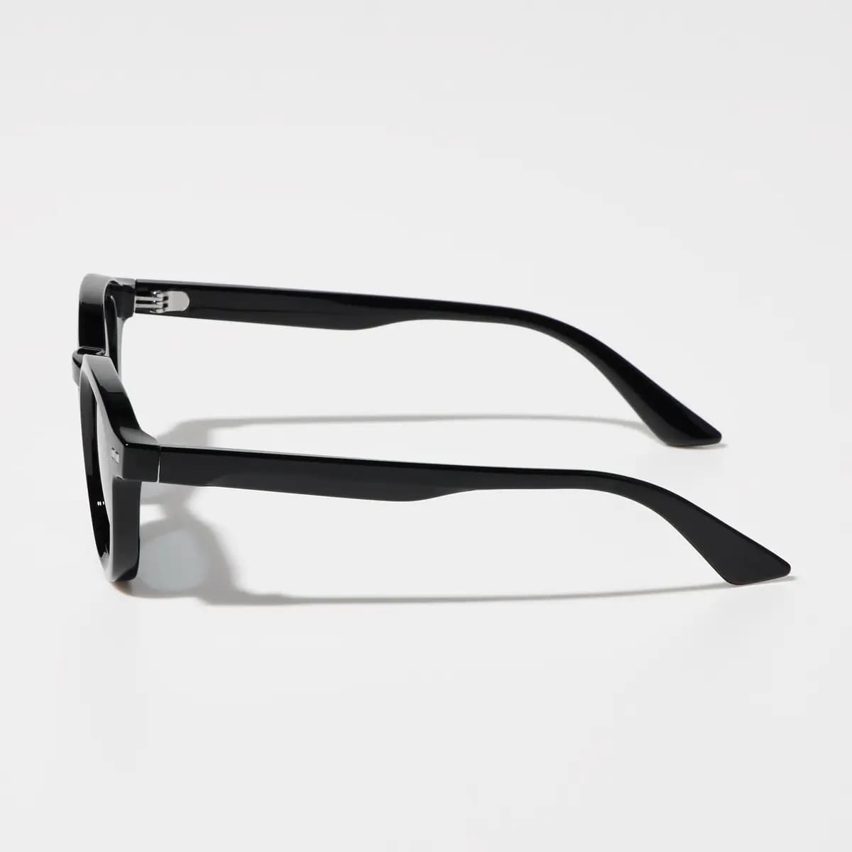 Uniqlo Wellington Sunglasses 80 [Imported, UV400 lenses block approximately 99% of UV rays., Made from flexible plastic for comfort.]