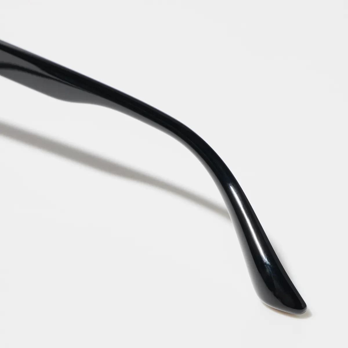 Uniqlo Wellington Sunglasses 80 [Imported, UV400 lenses block approximately 99% of UV rays., Made from flexible plastic for comfort.]