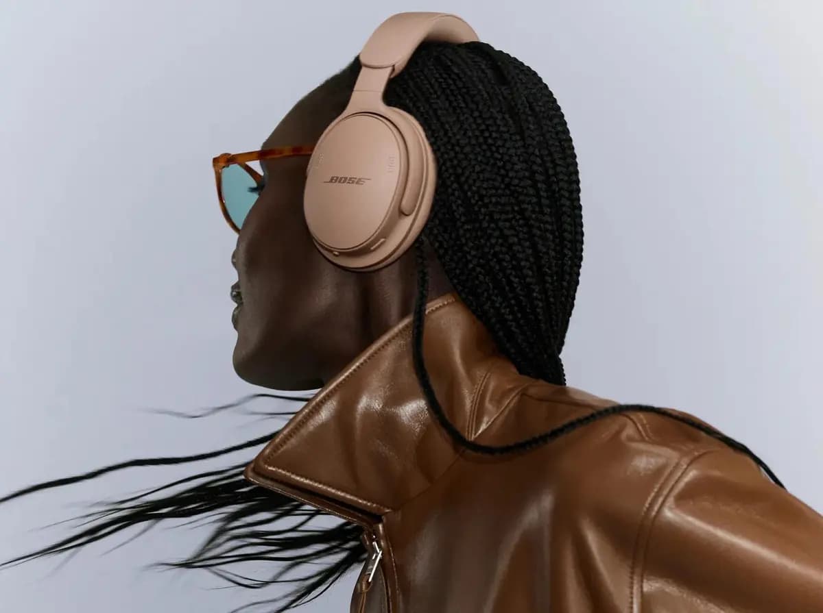 Bose QuietComfort Headphones (2nd Gen) Hazelnut Taupe [Around Ear Circumaural, On Head Adjustable, On Head, Removable Cushion]