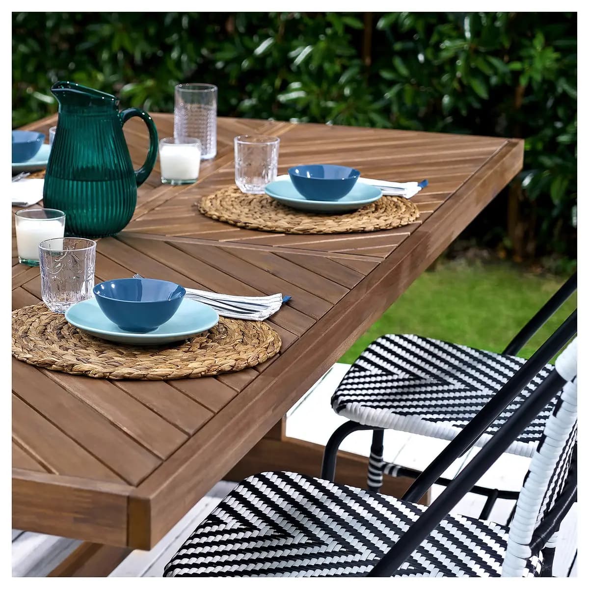 IKEA VASSHOLMEN Chair, in/outdoor, black/white [Width 22 7/8 ", Depth 23 5/8 ", Height 36 1/4 "]