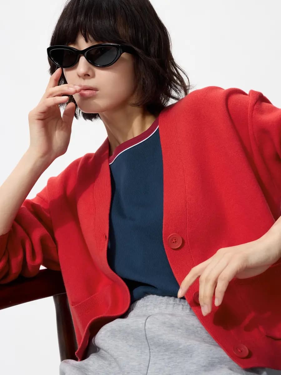 Uniqlo Narrow Sunglasses Black [Imported, UV400 lenses block approximately 99% of UV rays., BLACK]