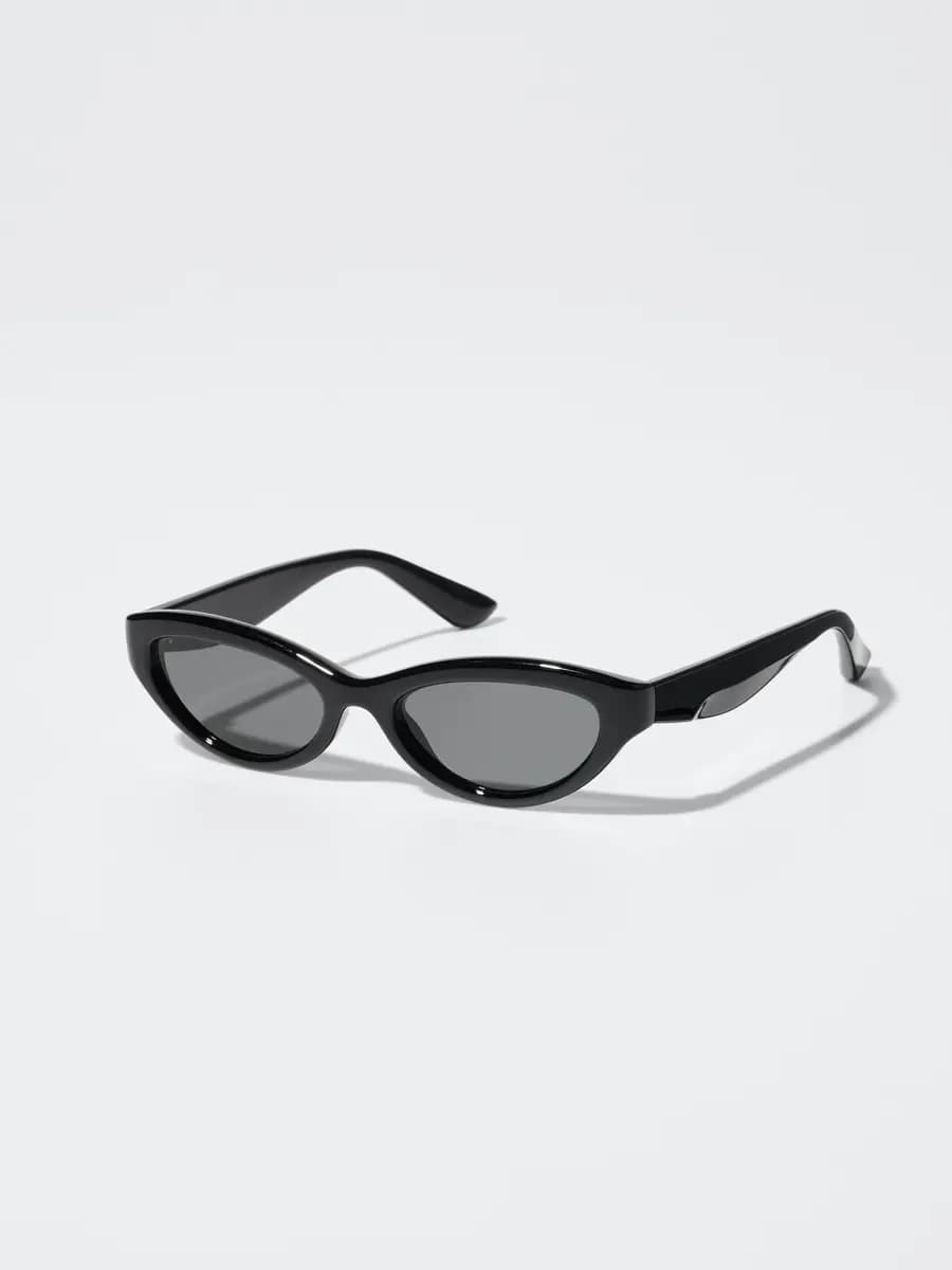 Uniqlo Narrow Sunglasses Black [Imported, UV400 lenses block approximately 99% of UV rays., BLACK]