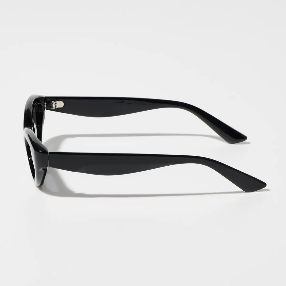 Uniqlo Narrow Sunglasses Black [Imported, UV400 lenses block approximately 99% of UV rays., BLACK]