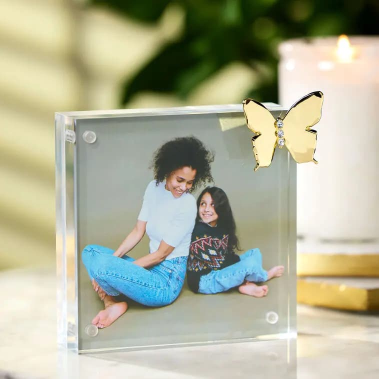 Demdaco Acrylic Picture Frame With Butterfly Charm, 4x4 [Dimensions 4" W x 4" H, Material Acrylic with metal studs., Count 1 frame with 1 magnet charm, Item number 7005338799]