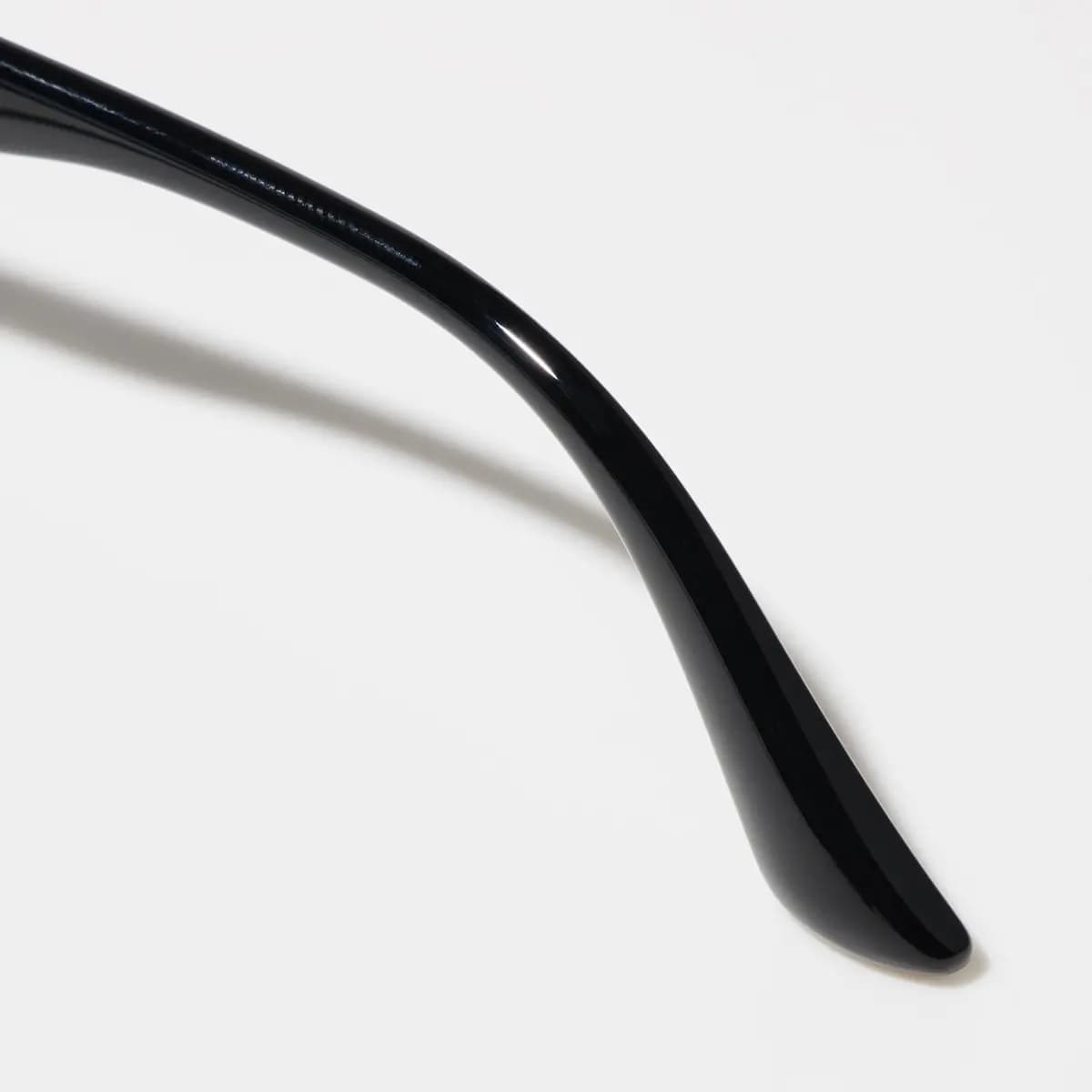 Uniqlo Square Sunglasses Brown [Imported, UV400 lenses block approximately 99% of UV rays., Made from flexible plastic for comfort.]