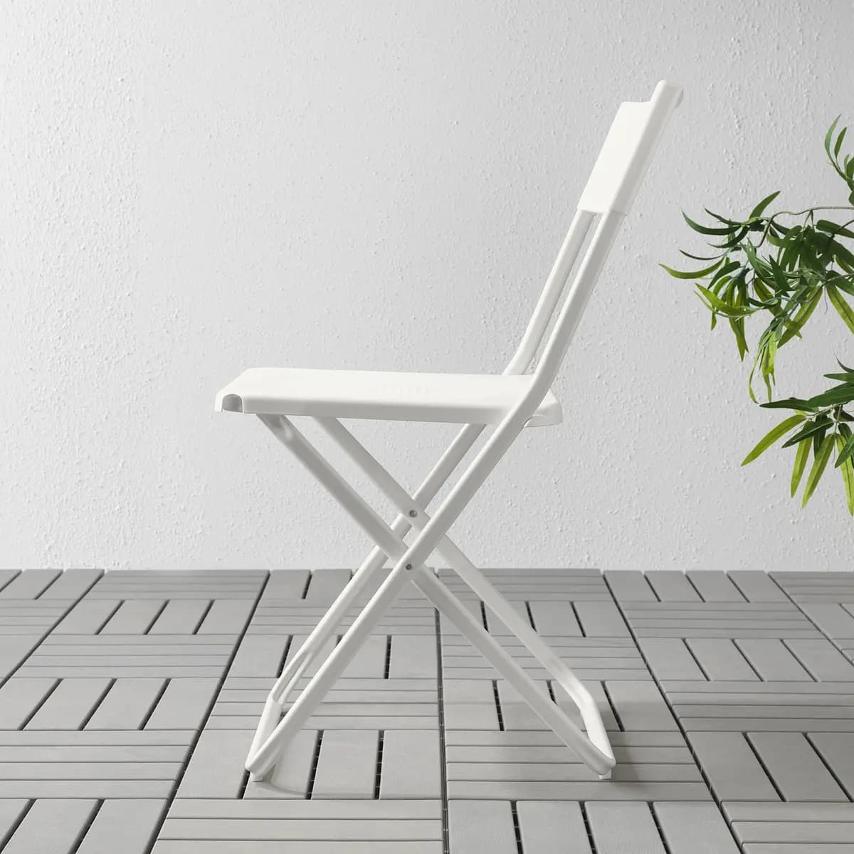 IKEA FEJAN Chair, outdoor, foldable white [Tested for 220 lb, Width 17 3/8 ", Depth 16 1/2 "]