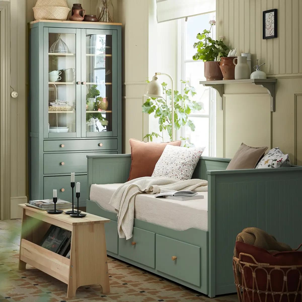 IKEA HEMNES Daybed frame with 3 drawers, gray-green [Width 42 1/2 ", Height 32 5/8 ", Drawer depth (inside) 27 1/2 "]