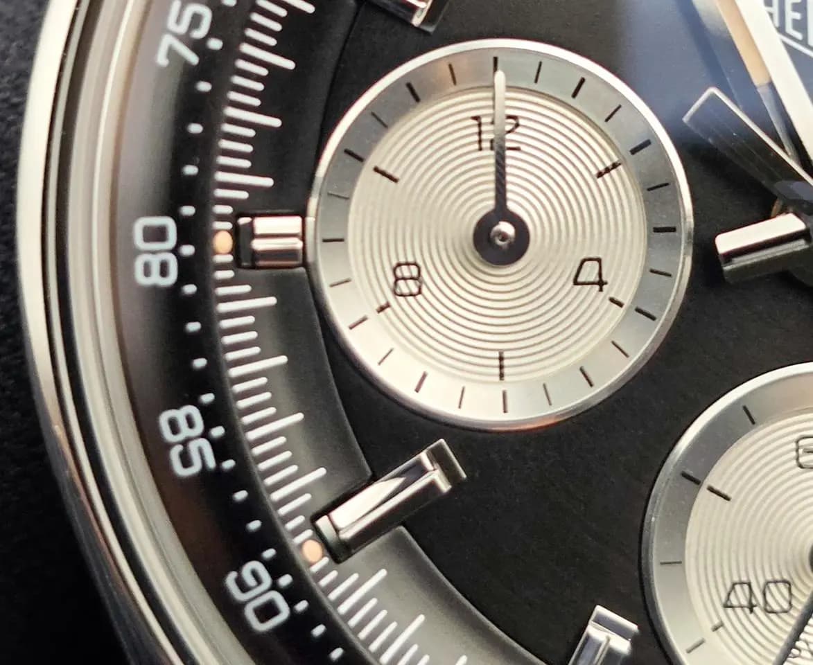 TAG Heuer Carrera Chronograph CBS2210 Glassbox 39mm Black Dial Chronograph Excellent