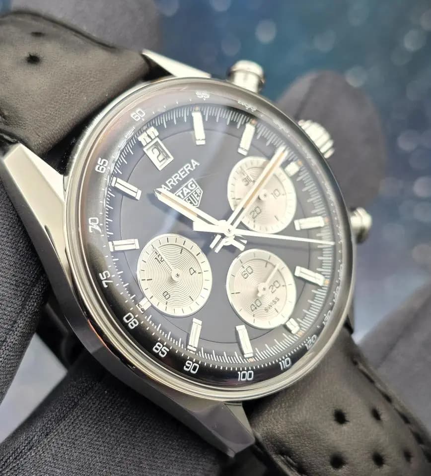 TAG Heuer Carrera Chronograph CBS2210 Glassbox 39mm Black Dial Chronograph Excellent
