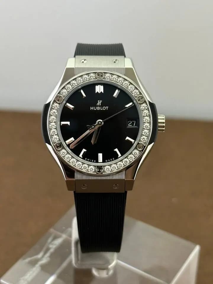 Hublot Classic Fusion Diamonds 33mm full set, new