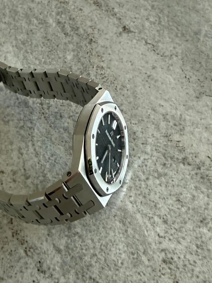 Audemars Piguet Royal Oak Unworn, Full Set, 2024, German Invoice