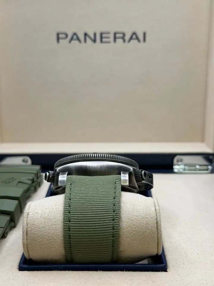 Panerai Submersible NavySeals Stainless Steel/Ceramic Grey Dial PAM01402