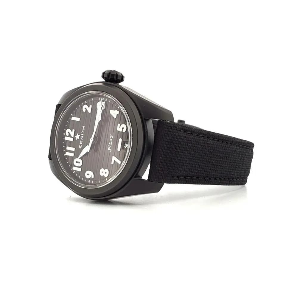 Zenith Pilot Automatic 40mm / all black ceramic/ full set / unworn / like new condt. /2025