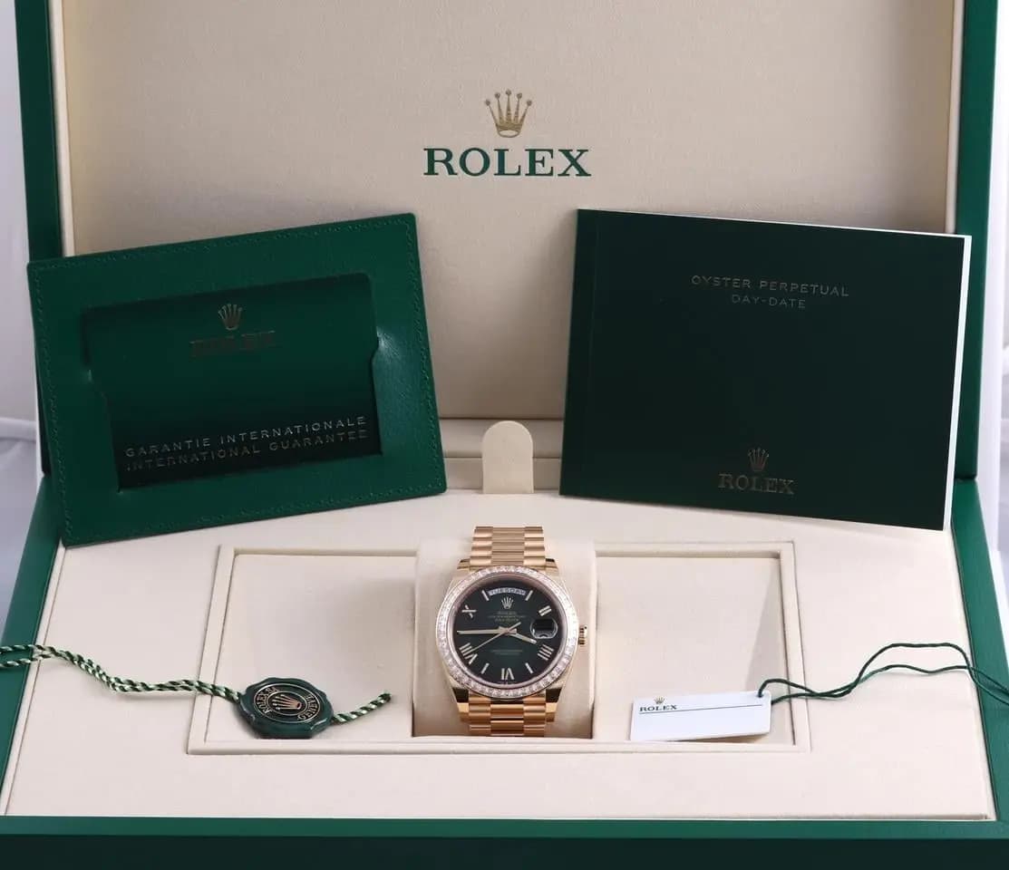 Rolex Day-Date 40 Green Ombré Diamond Bezel Full Set 228398TBR