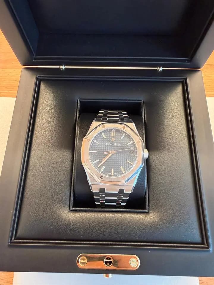 Audemars Piguet Royal Oak Full set, Box, Papiere, Garantiekarte, ungetragen, aus 12/20