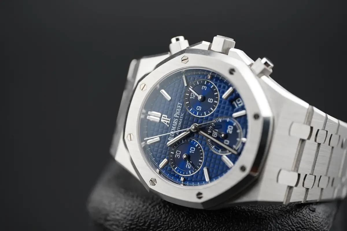 Audemars Piguet Royal Oak Chronograph 26239BC.OO.1220BC.01 Chronograph White Gold Blue Dial Limited Edition of 222