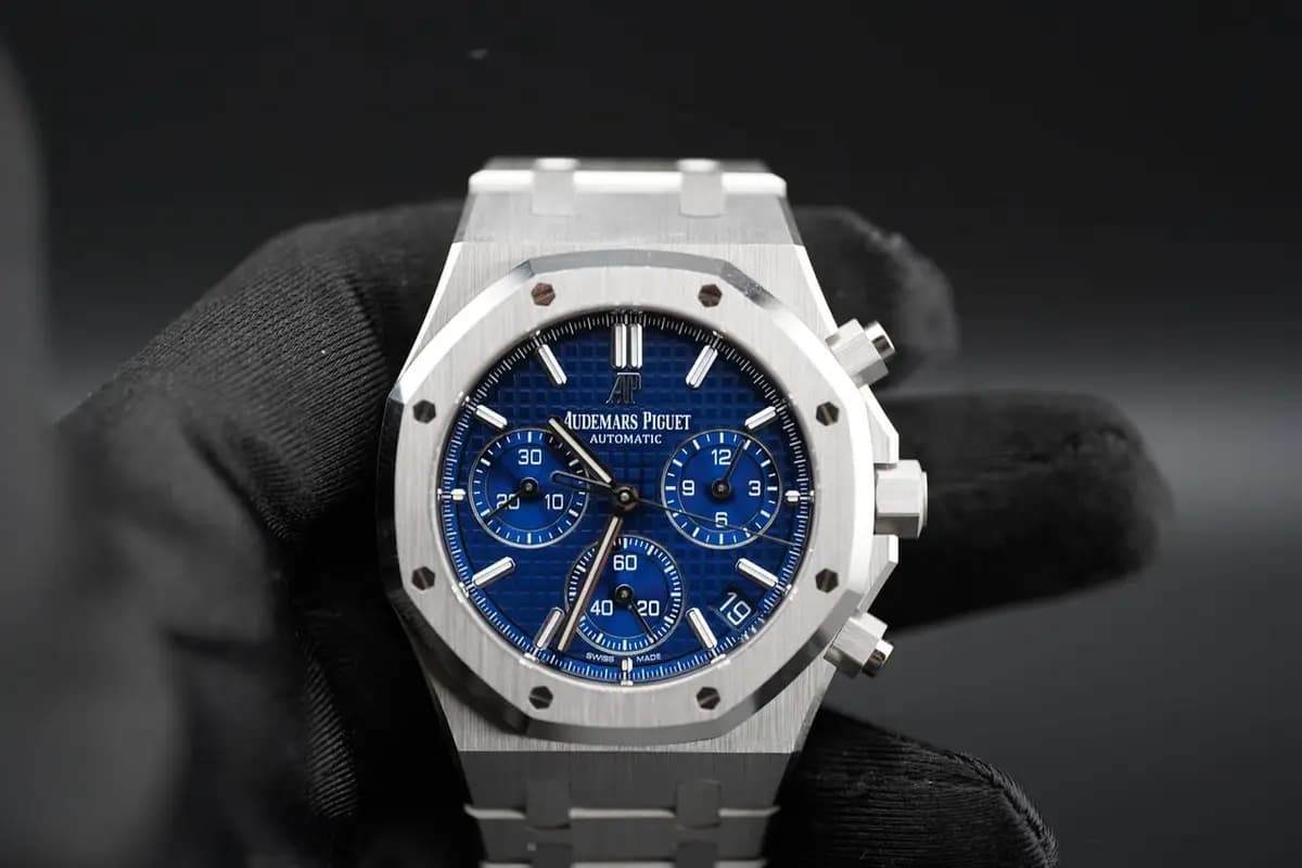 Audemars Piguet Royal Oak Chronograph 26239BC.OO.1220BC.01 Chronograph White Gold Blue Dial Limited Edition of 222
