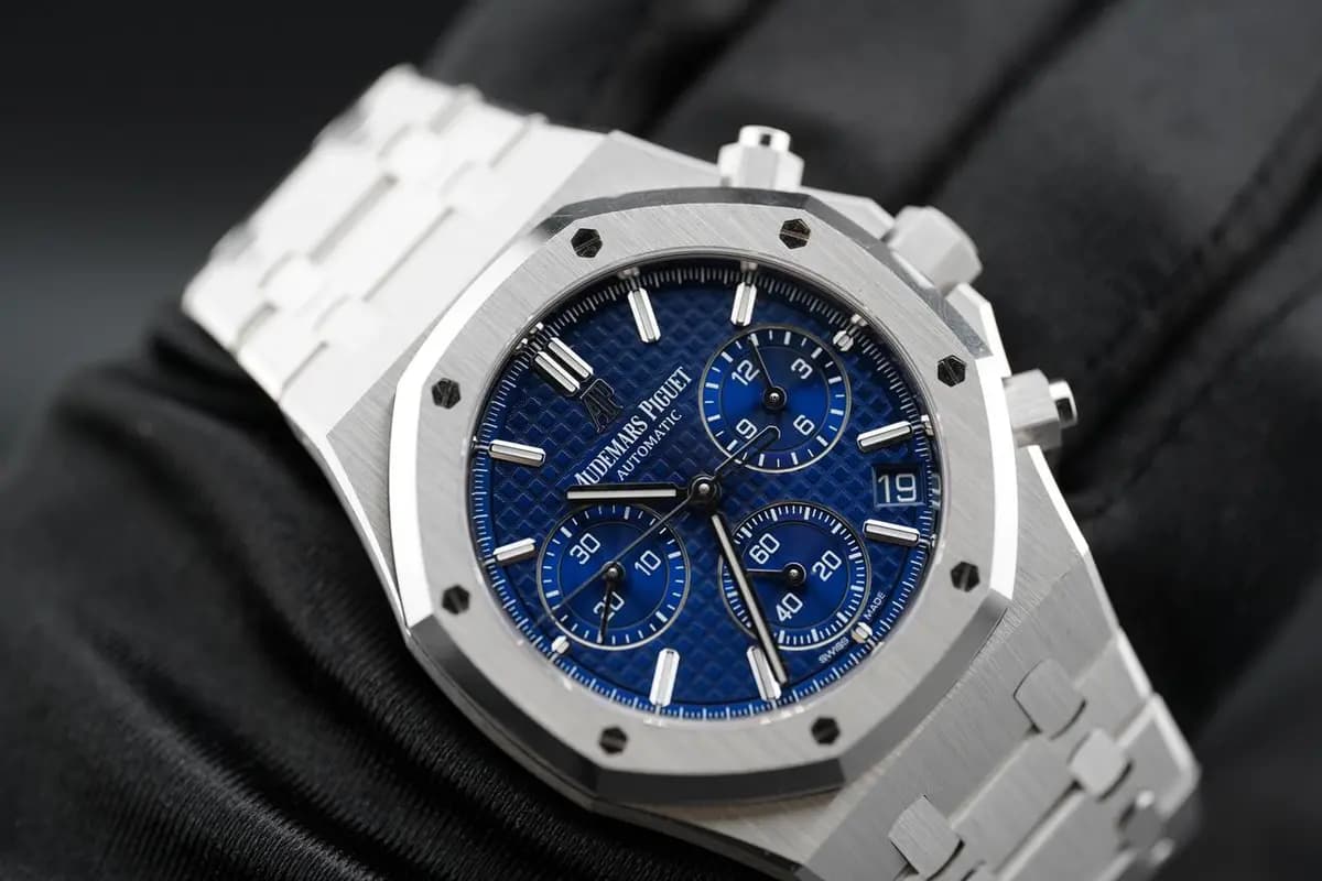 Audemars Piguet Royal Oak Chronograph 26239BC.OO.1220BC.01 Chronograph White Gold Blue Dial Limited Edition of 222