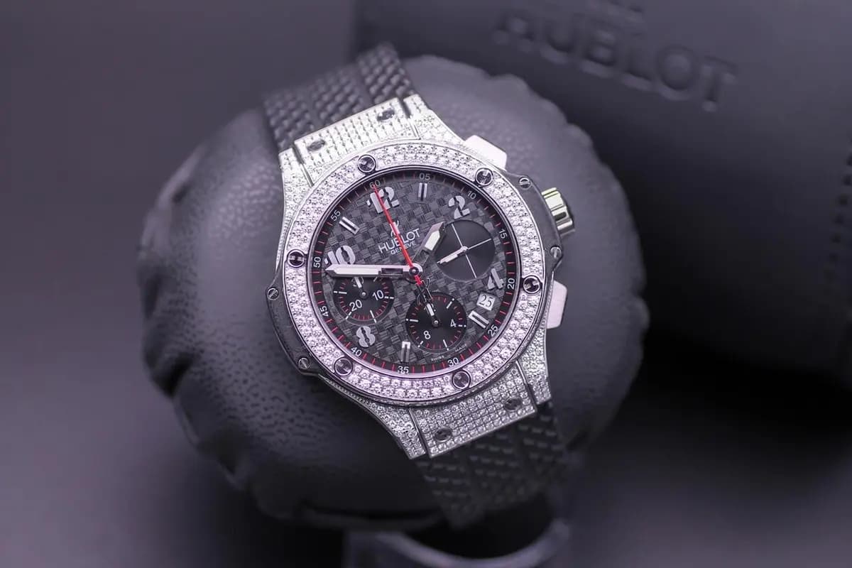 Hublot Big Bang 44mm - Facotry Diamoinds ICE OUT / Papers 2011