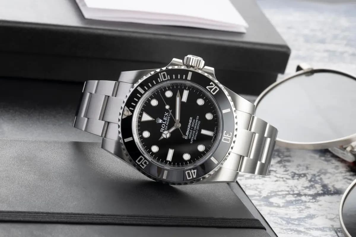 Rolex Submariner No Date Oyster Stainless Steel Automatic Men's Watch Ref. 114060