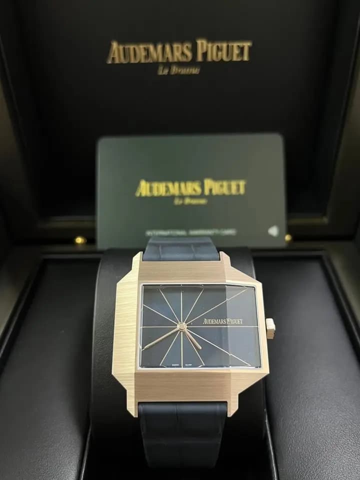 Audemars Piguet [re]master02 Limited Edition of 250 15240SG.OO.A347CR.01