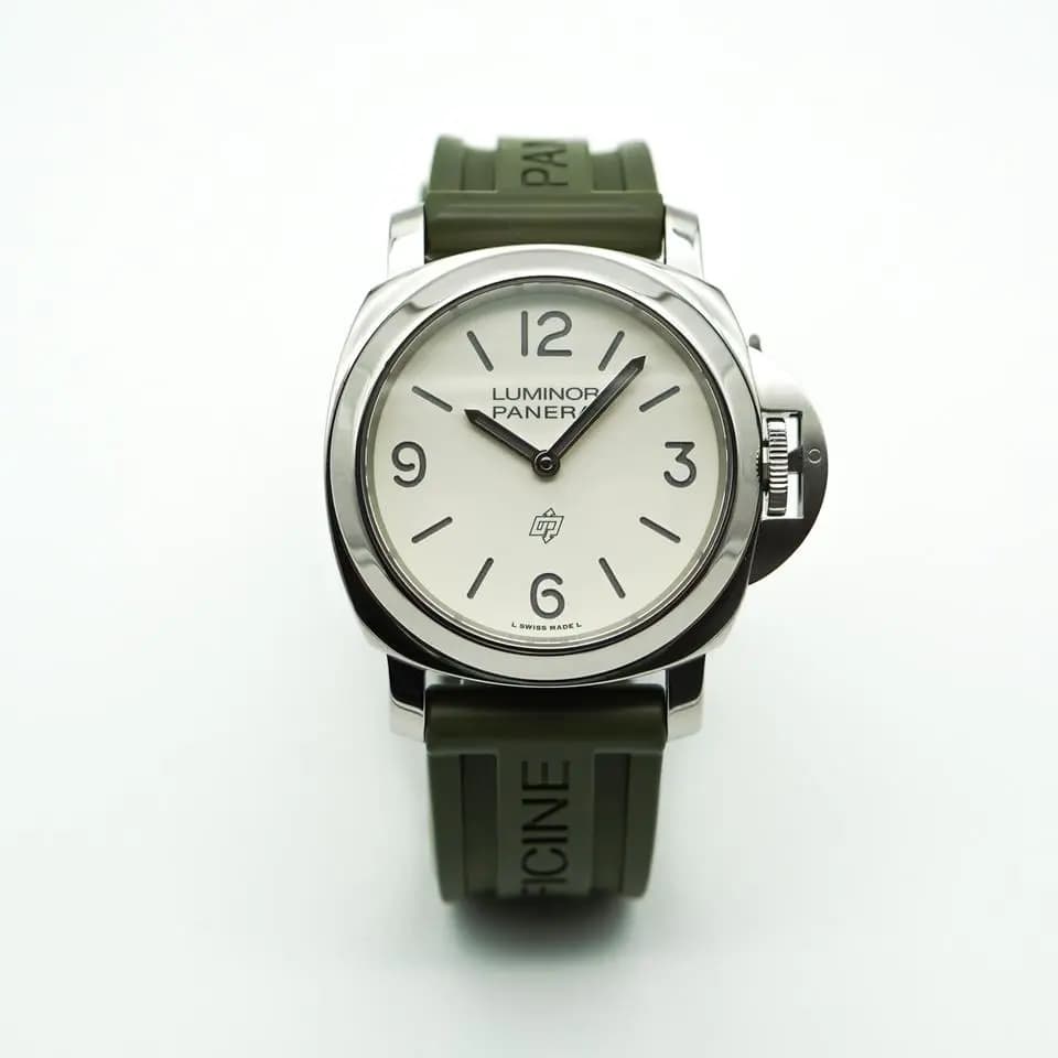 Panerai Luminor Base