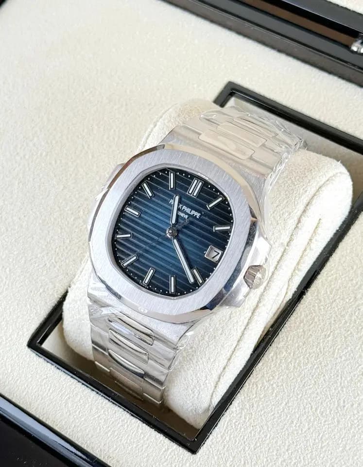 Patek Philippe Nautilus Full Set Unworn 5811 White Gold 18K