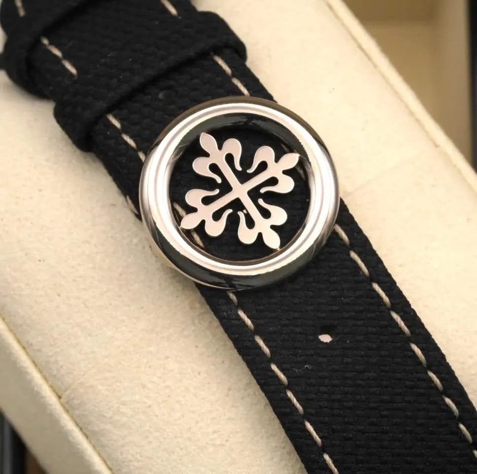 Patek Philippe Annual Calendar PATEK PHILIPPE 5326G