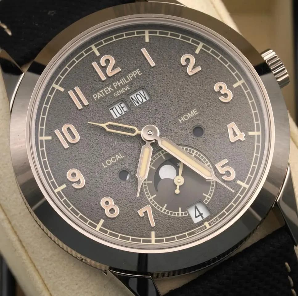 Patek Philippe Annual Calendar PATEK PHILIPPE 5326G
