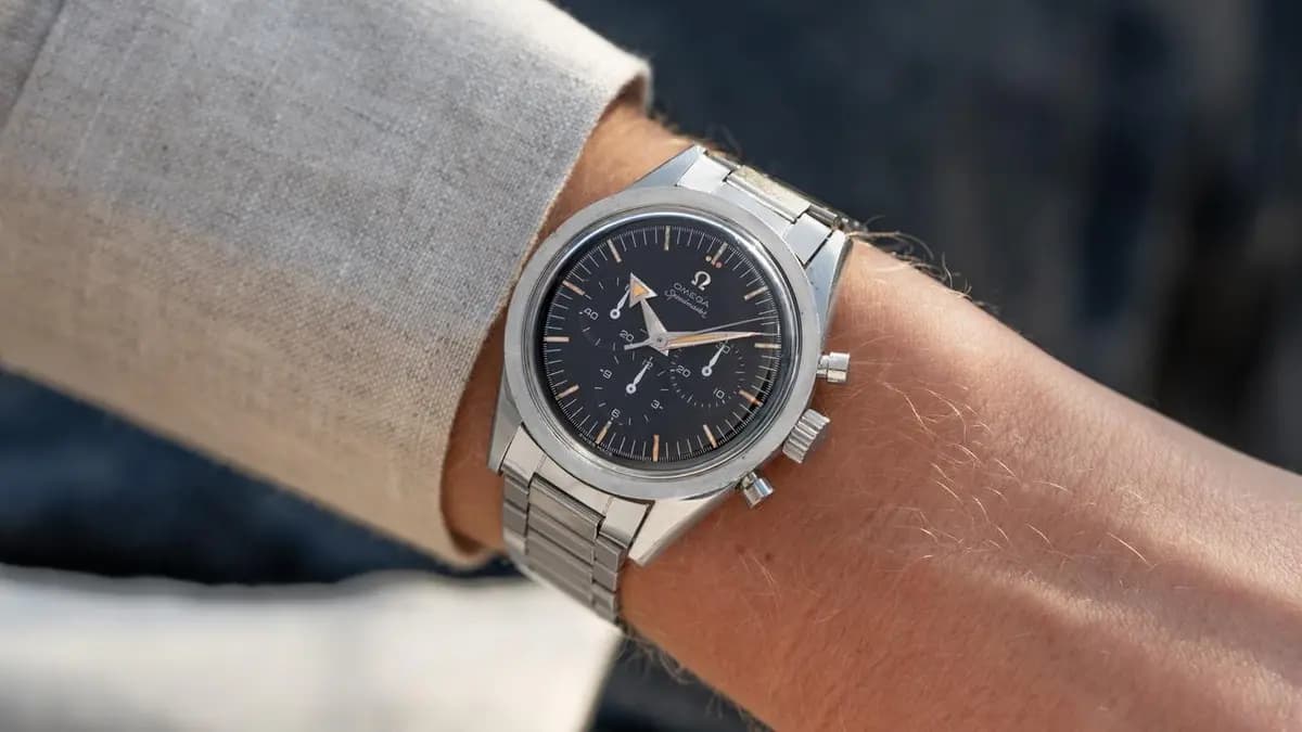 Omega 2915-1, OMEGA SPEEDMASTER, STEEL Watch and Extract of Archive