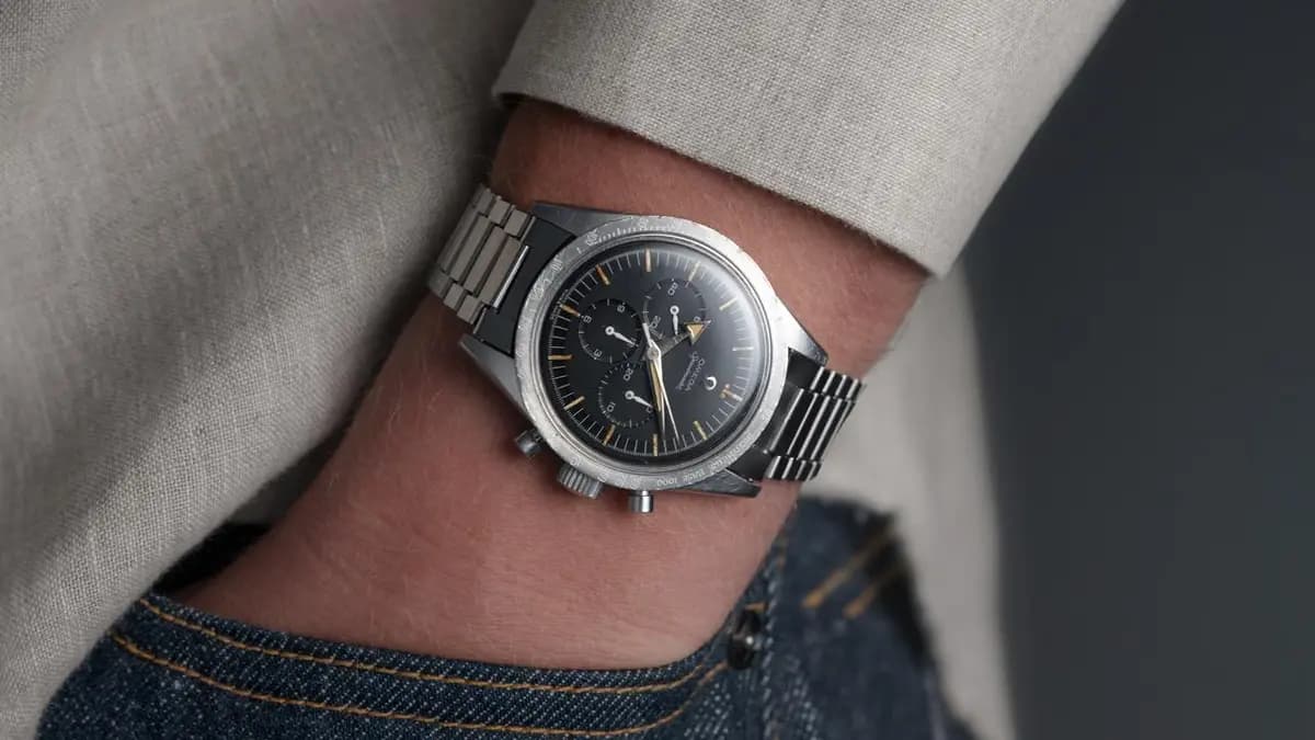 Omega 2915-1, OMEGA SPEEDMASTER, STEEL Watch and Extract of Archive