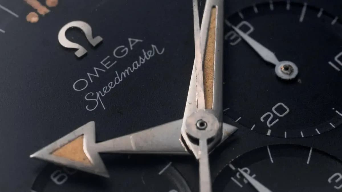 Omega 2915-1, OMEGA SPEEDMASTER, STEEL Watch and Extract of Archive