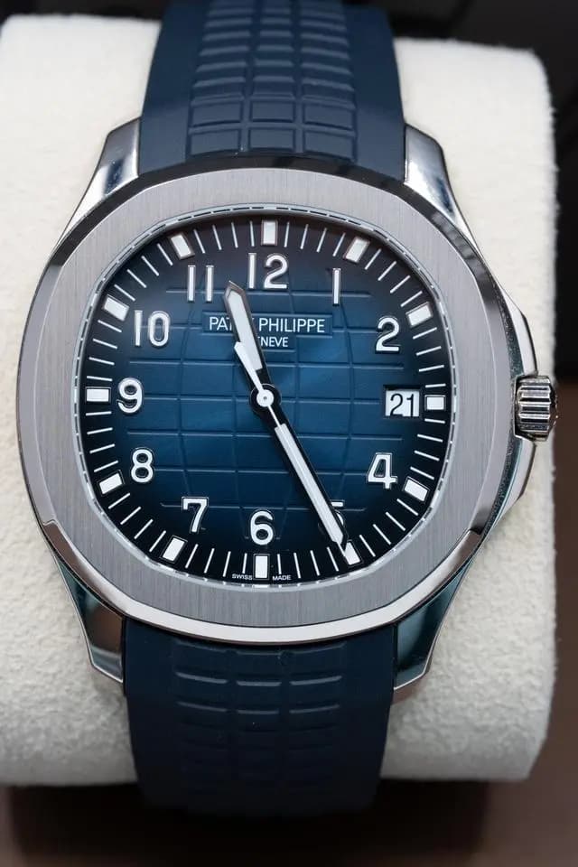 Patek Philippe Aquanaut Blue Full set 2021 Retail Ready